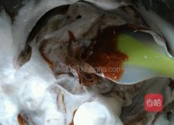 巧克力酱戚风蛋糕(8寸)的做法图解5