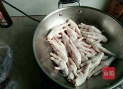 酱油卤鸡爪的做法图解1