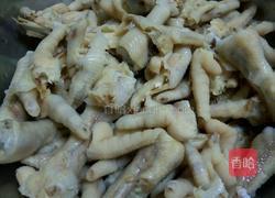 香泡鸡爪的做法图解1