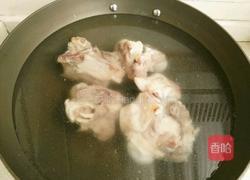 黑木耳 花生大骨汤的做法图解3