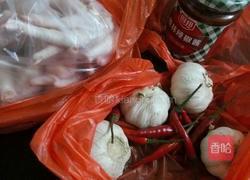 蒜香辣鸡爪的做法图解1