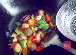 香菇辣椒烧丸子的做法图解11