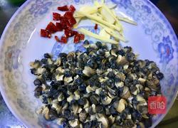 韭菜炒螺丝肉的做法图解1