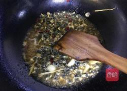 韭菜炒螺丝肉的做法图解3