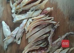 玉米胡萝卜墨鱼炖肉的做法图解2