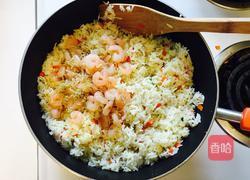 银鱼虾仁炒饭的做法图解6