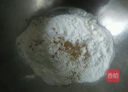 菠菜汁煎饼的做法图解3