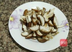 香菇榨菜丝的做法图解3