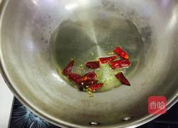 青蒜苗炒腊肉的做法图解3