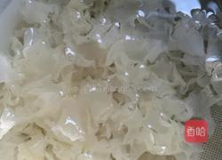 通江银耳汤的做法图解2