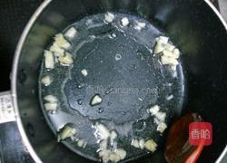 包菜炒龙口粉丝的做法图解2