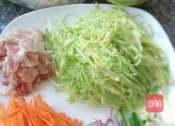 炒河粉 茼蒿汤的做法图解1