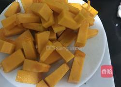 石斛南瓜砂锅粥的做法图解2