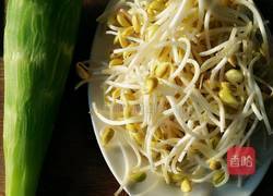 黄豆芽炒莴笋的做法图解1