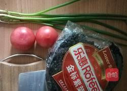 西红柿紫菜汤的做法图解1