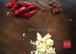 猪耳炒蒜心的做法图解6