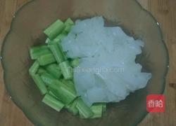 黄瓜拌拉皮的做法图解3