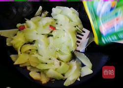 炝麻辣莴苣的做法图解5