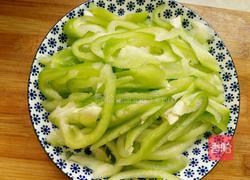 素炒青椒丝的做法图解2
