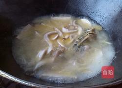 黄辣丁平菇豆腐汤的做法图解9