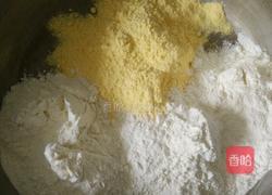 玉米馒头的做法图解1