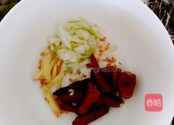 酸辣爽脆土豆丝的做法图解1