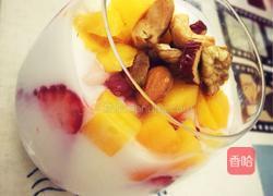 草莓芒果酸奶杯的做法图解8