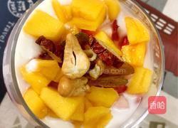 草莓芒果酸奶杯的做法图解7