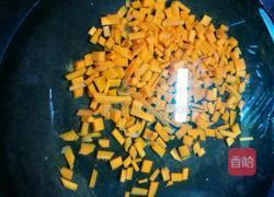 娃娃❤胡萝卜鸡蛋饼的做法图解1