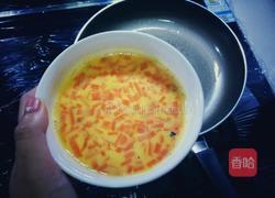 娃娃❤胡萝卜鸡蛋饼的做法图解2