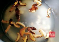 干贝香菇粥的做法图解5