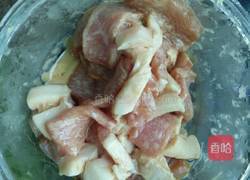 香菜青椒小炒肉的做法图解2