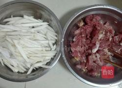 鸡腿菇炒瘦肉的做法图解1