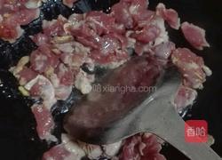 鸡腿菇炒瘦肉的做法图解2