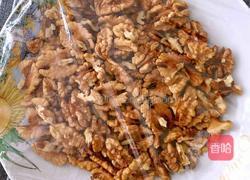 琥珀核桃仁的做法图解2