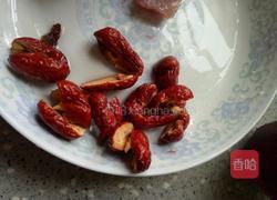 黑木耳萍果瘦肉汤的做法图解3