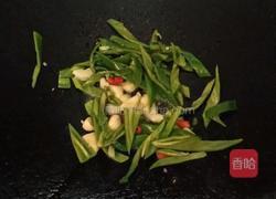 豆干炒肉的做法图解3