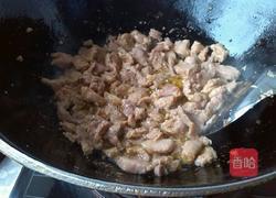 猪肉木耳炒青笋的做法图解5