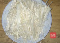 豆腐金针菇肉汤的做法图解2