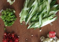 凉拌魔芋豆腐的做法图解3