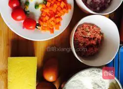 Illustration of how to make Chinese pizza (spread the batter) 1