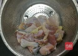 香菇青椒炒鸡块的做法图解8