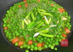 豌豆炒肉的做法图解8