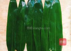 粽叶糯米排骨的做法图解4