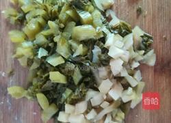 酸菜肉沫豌豆的做法图解2