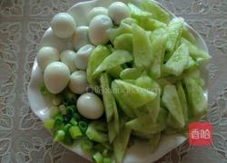 黄瓜炒鹌鹑蛋的做法图解2
