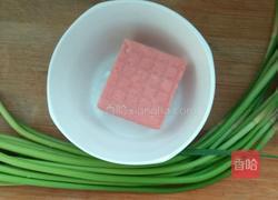 蒜苔炒火腿的做法图解1