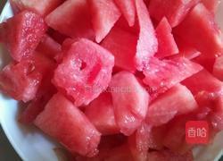 悠闲自制西瓜汁的做法图解2