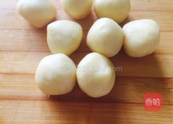 蛋黄酥的做法图解4
