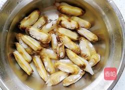 葱姜蛏子的做法图解1